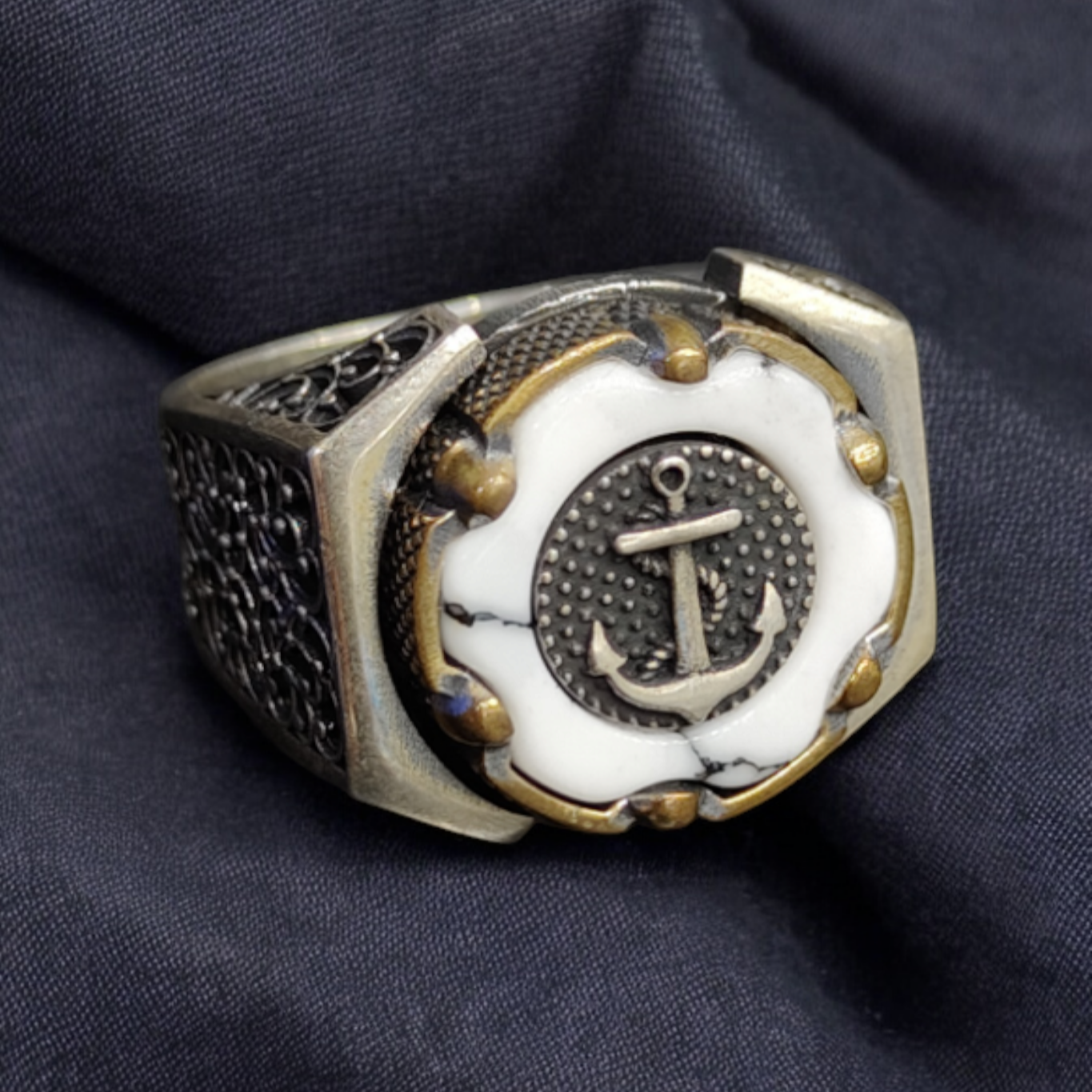 VINTAGE RiNG